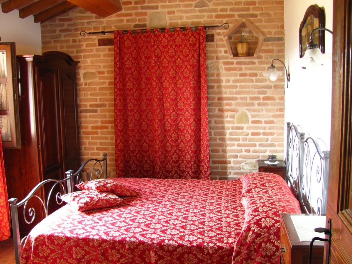 Bed and Breakfast Agriturismo Bacchiocchi à Orciano di Pesaro Chambre photo